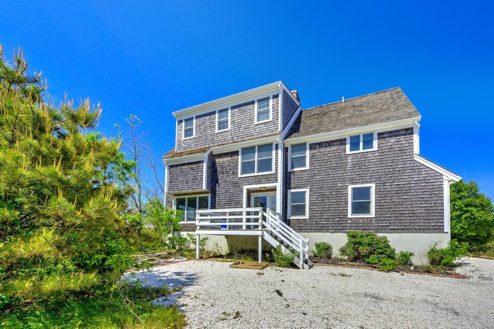 East Sandwich Retreat—Decks, Trails Bay Views House in East Sandwich
