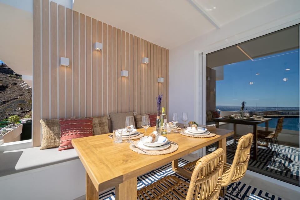Day, View (from property/room), Balcony/Terrace, Seating area, Sea view