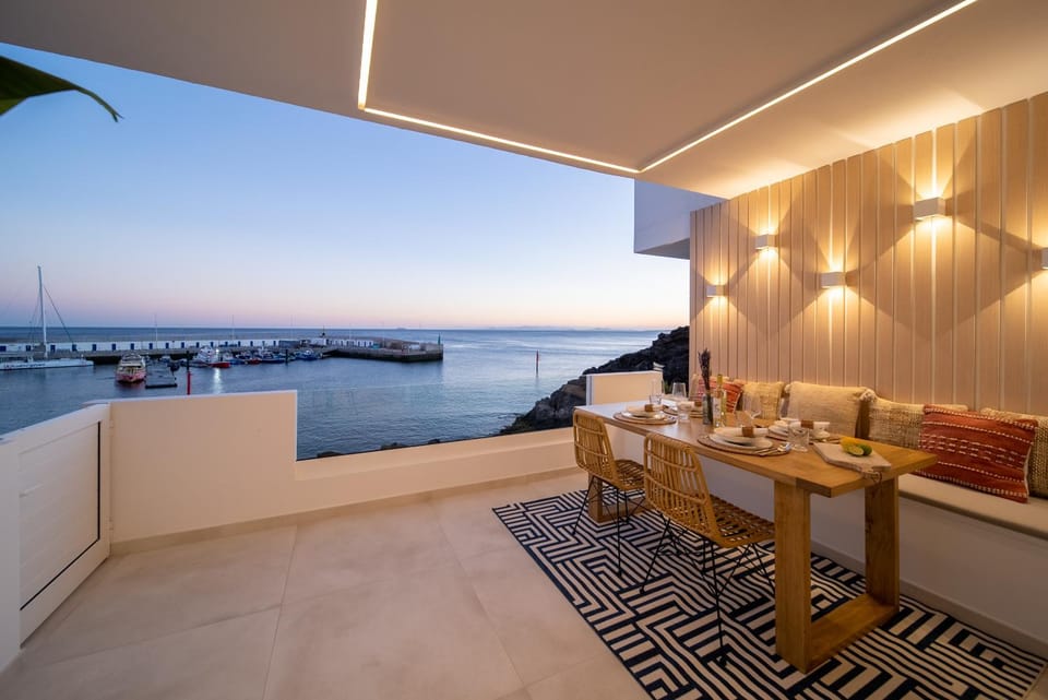 Natural landscape, View (from property/room), Balcony/Terrace, Seating area, Dining area, Sea view