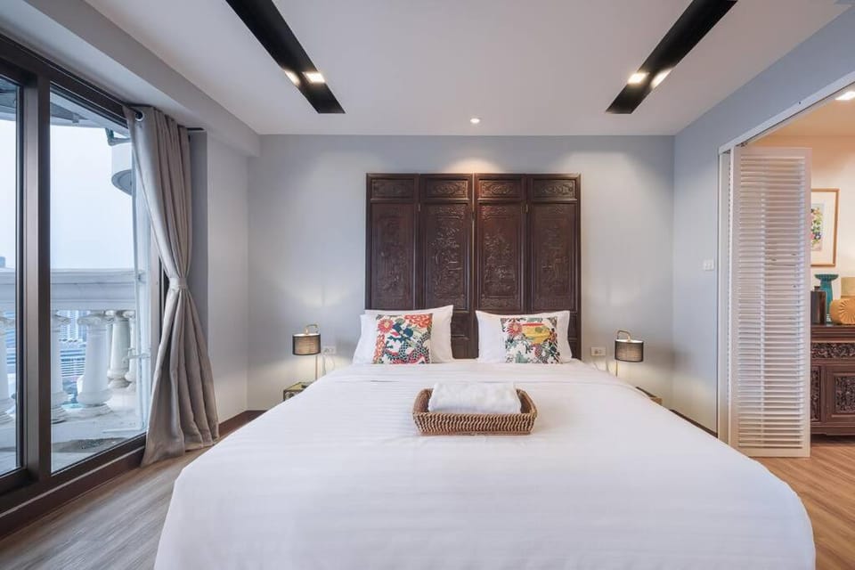 Central Bangkok, 5 stars river view & characteristic decor Apartment in Bangkok