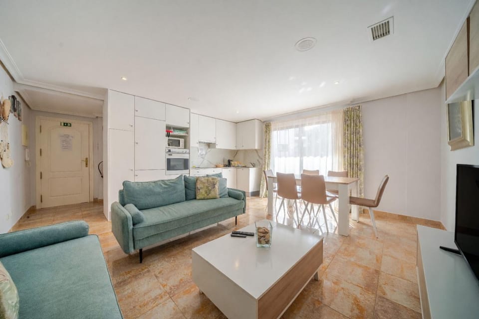 Communal lounge/ TV room, Living room
