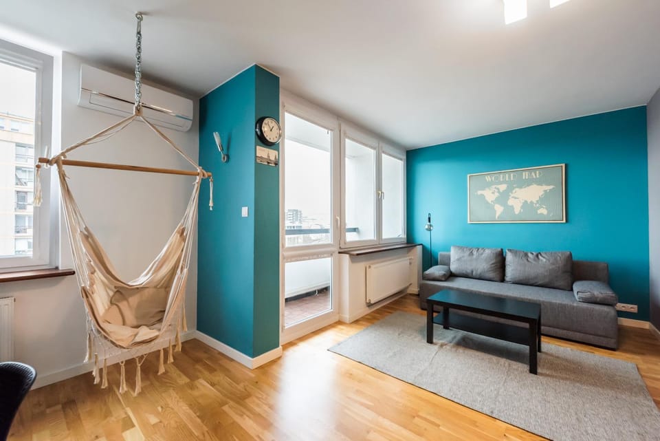Bed, Living room, Photo of the whole room, Seating area, air conditioner