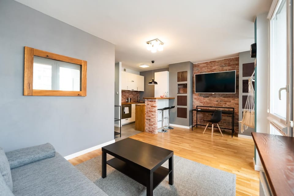 TV and multimedia, Kitchen or kitchenette, Living room, Seating area, Evening entertainment