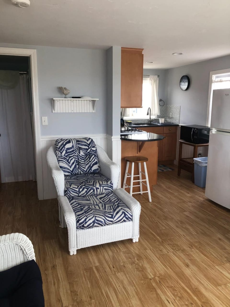Oceanfront Cottage—Private Beach Bay Views House in East Sandwich