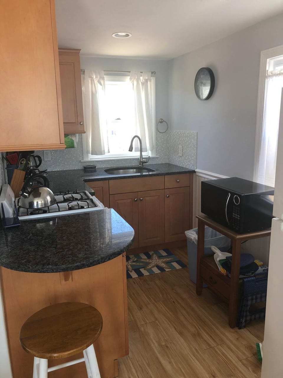 Oceanfront Cottage—Private Beach Bay Views House in East Sandwich