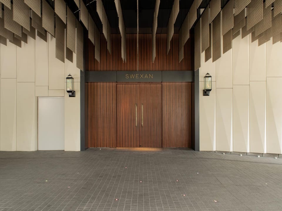 Facade/entrance