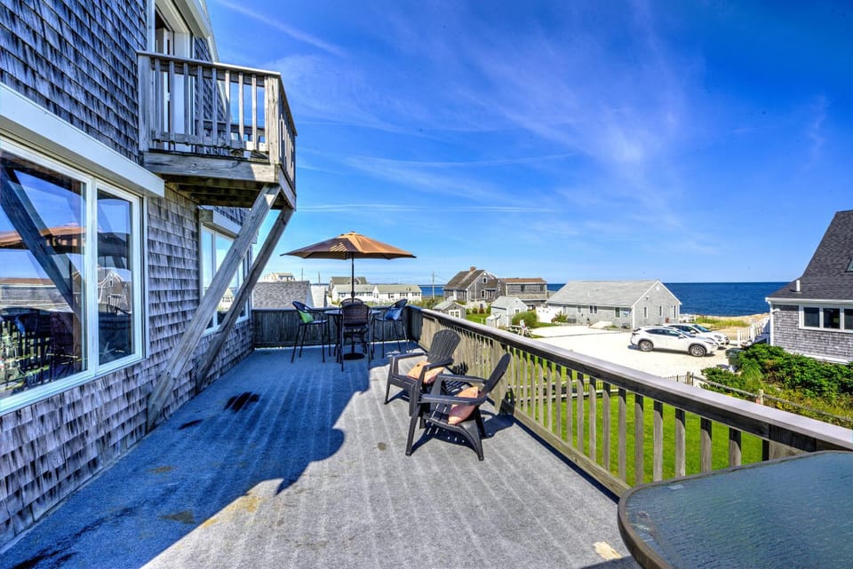 Modern Post Beam with Stunning Bay Views House in Sandwich