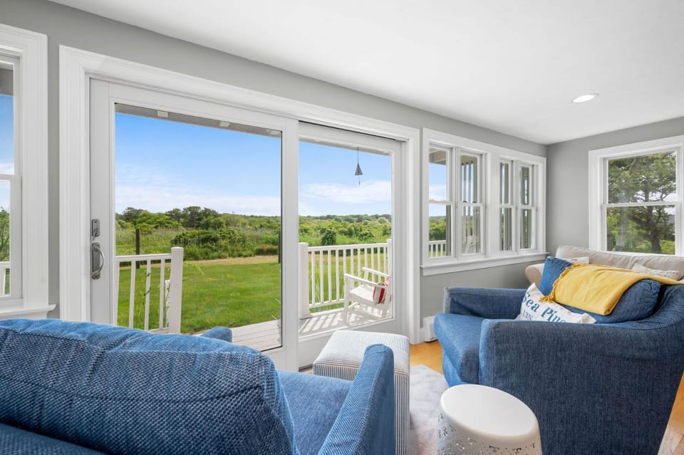 Coastal Chic: Sagamore Beach Private Pool House in Sandwich