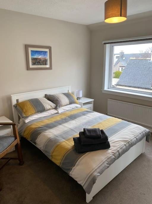 Isle of Lewis Townhouse 7 Bedrooms Sleeps 10 Stornoway House in Scotland
