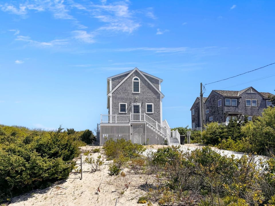 The Perfect Cape Walk-to-Beach Getaway House in Sandwich
