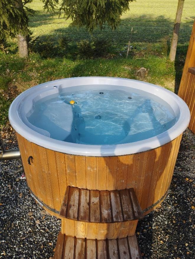 Hot Tub, Hot Tub