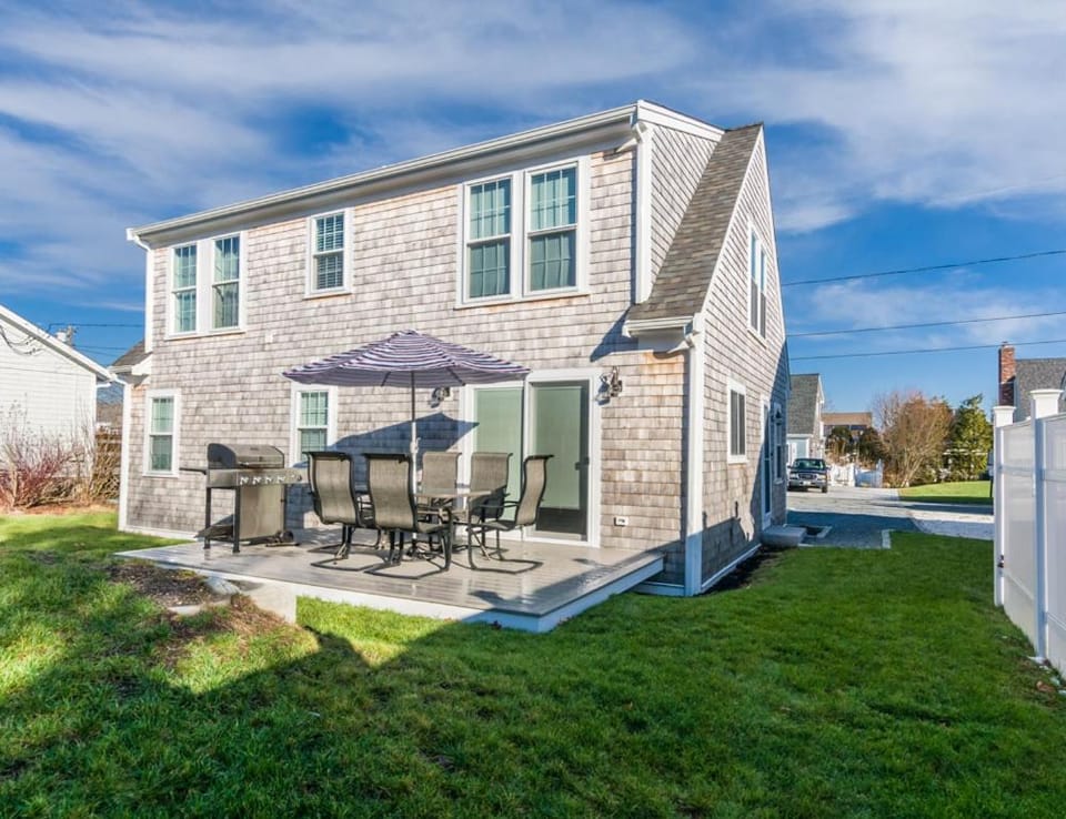 Cape Cod Home—Deck, Near Canal Bike Path House in Sandwich