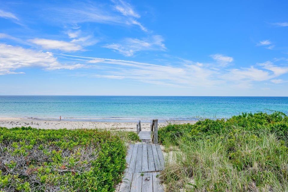 Two-Level Oceanfront Cottage—Decks Water Views House in East Sandwich
