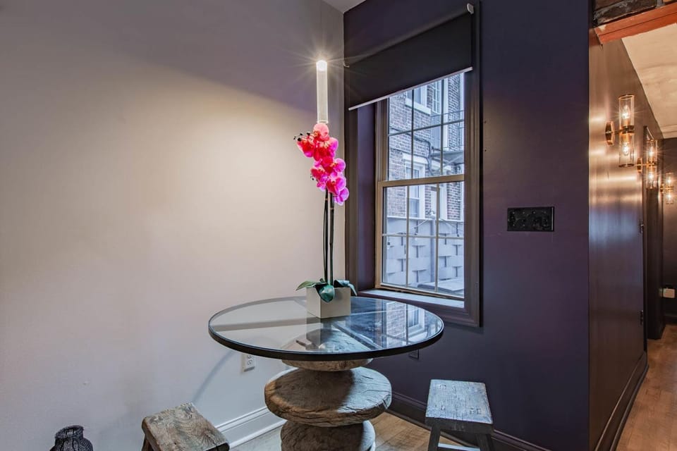 Seating area, Dining area