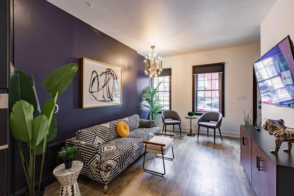 King Bed / Free Parking / BBQ / Fire pit / Arcade House in Pittsburgh