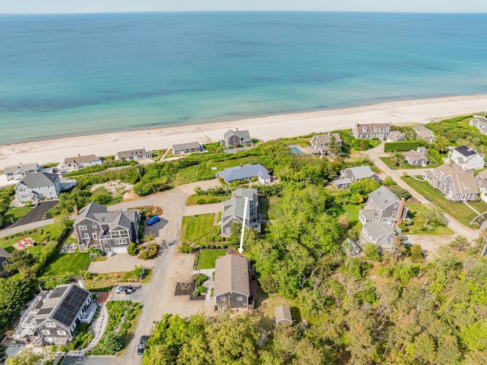 Beach Dreams: Ocean Views Room for All House in East Sandwich