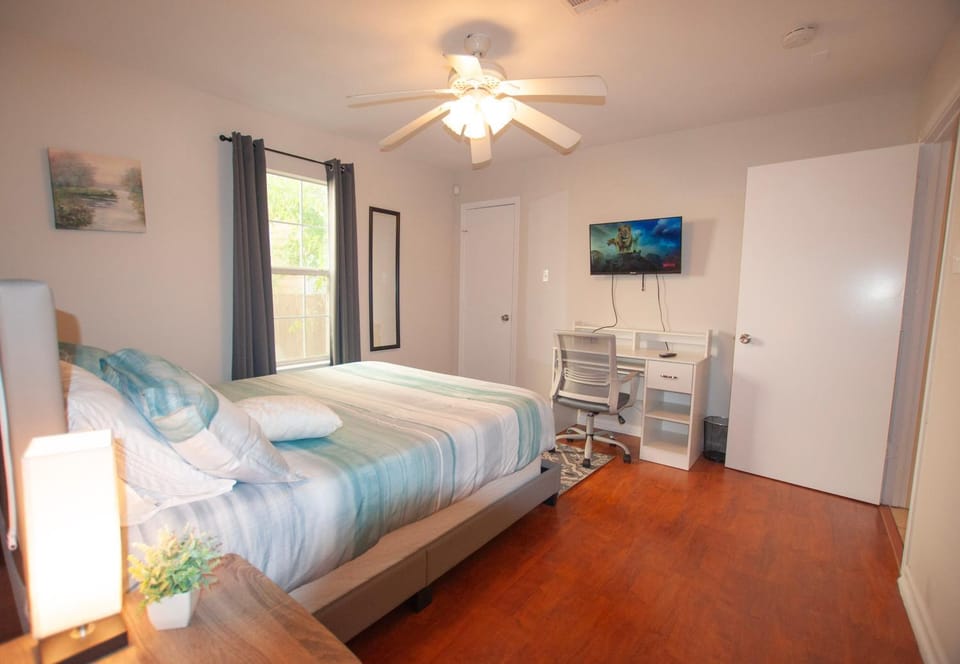 Cozy 3 Bed With Gated Parking Near Nrg & Tmc House in Harris County