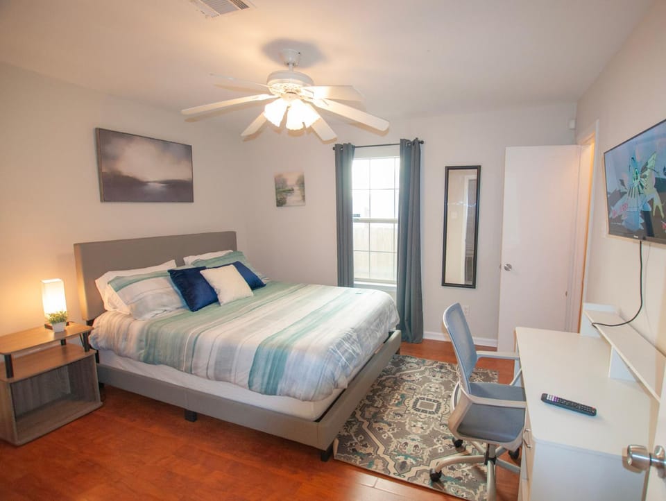 Cozy 3 Bed With Gated Parking Near Nrg & Tmc House in Harris County