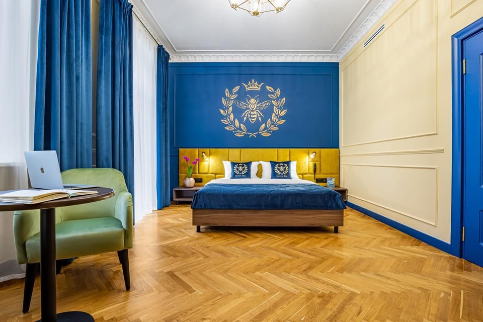Photo of the whole room, Bedroom
