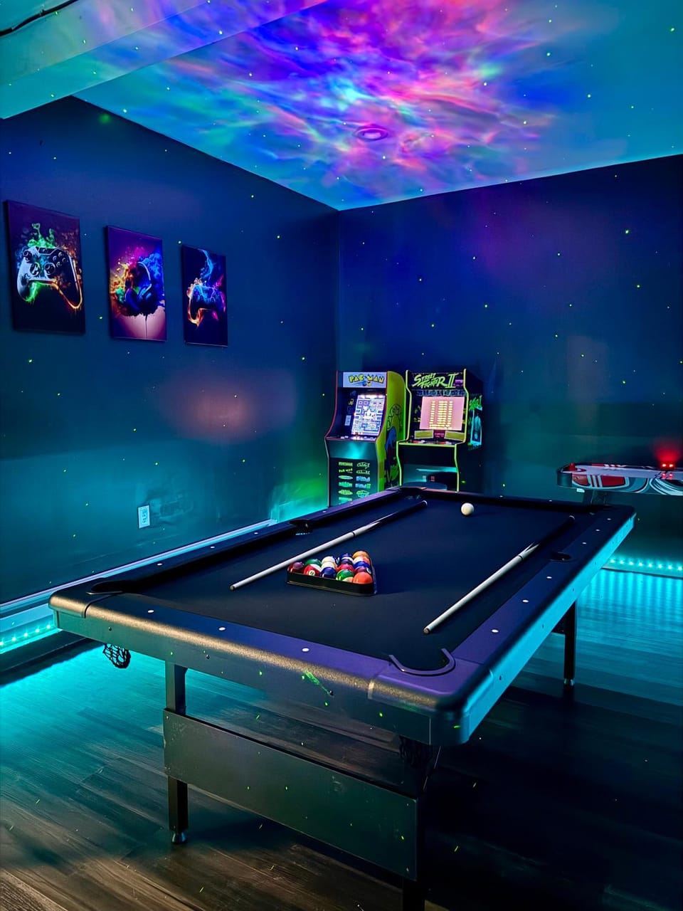 AMAZING Home with PRIVATE POOL, GAME ROOM & FIRE PIT! House in Middle Smithfield