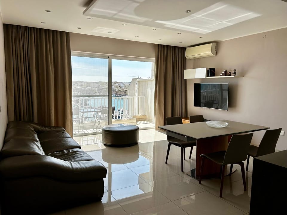 Marsaxlokk SeaView 2 Bedroom Penthouse Apartment in Malta