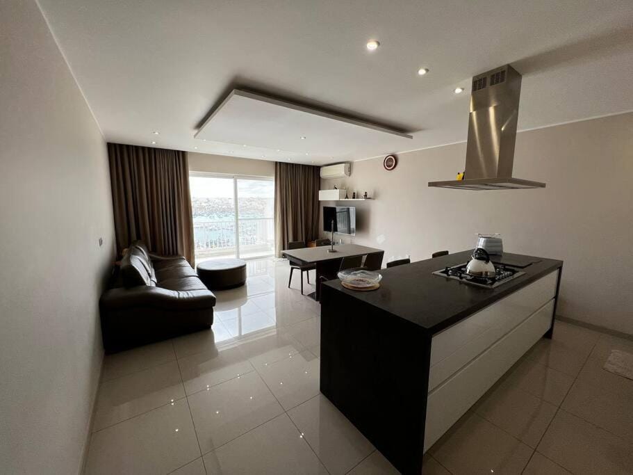 Marsaxlokk SeaView 2 Bedroom Penthouse Apartment in Malta