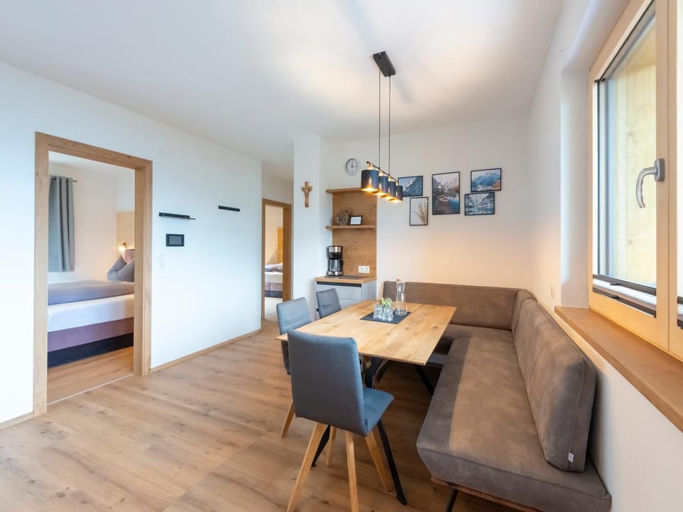 TV and multimedia, Kitchen or kitchenette, Dining area