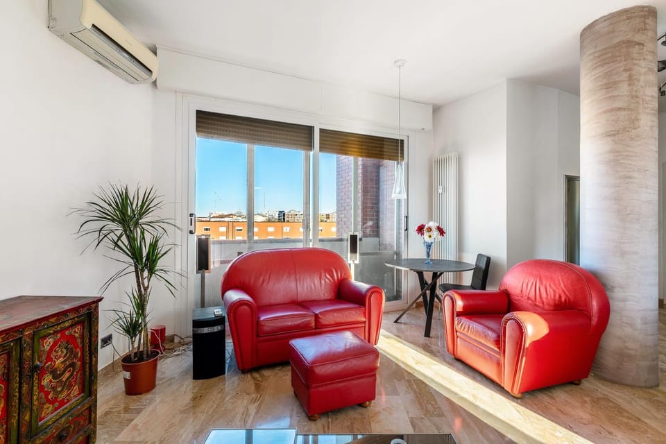 051 Living Apartment in Bologna