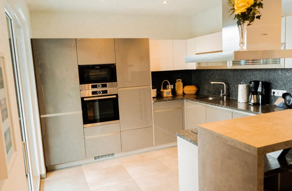 Coffee/tea facilities, Kitchen or kitchenette, dishwasher, minibar, stove, toaster