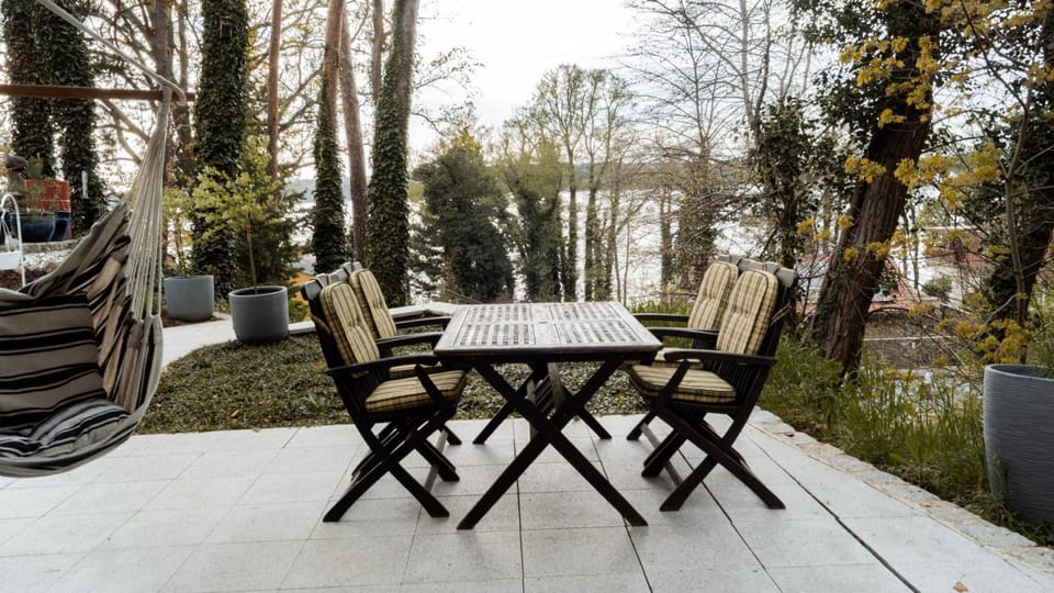 View (from property/room), Balcony/Terrace, Lake view