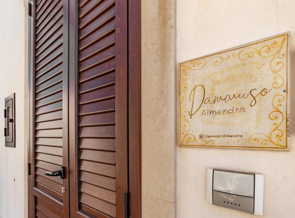 Property logo or sign, Business facilities, Logo/Certificate/Sign