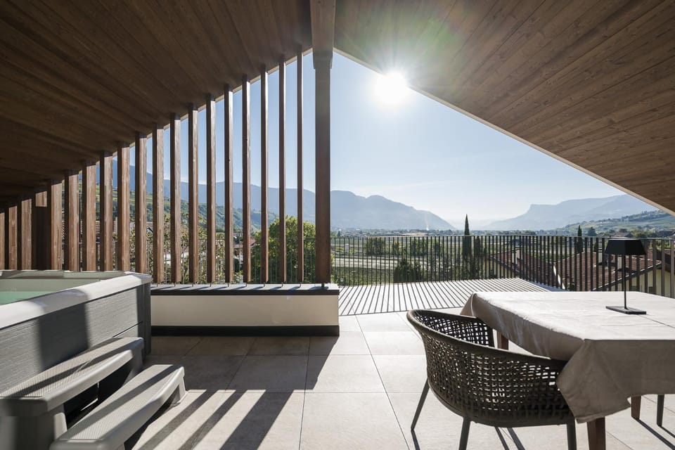Balcony/Terrace, Mountain view