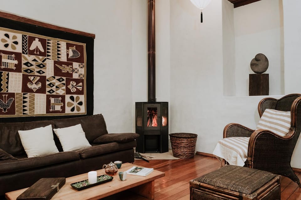 Living room, Seating area, fireplace