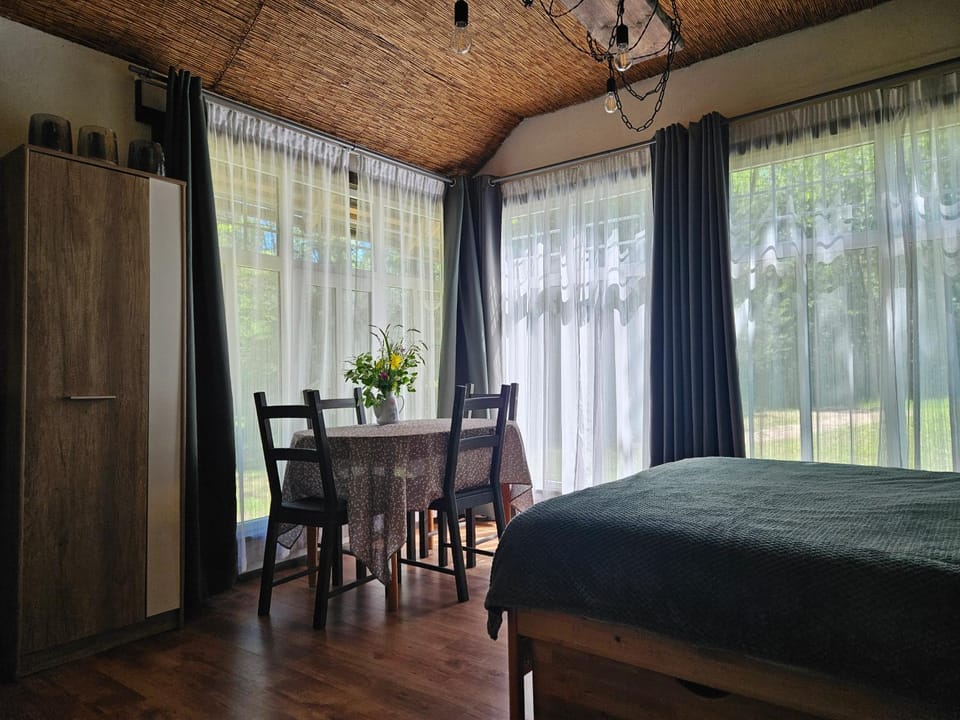 Photo of the whole room, Dining area
