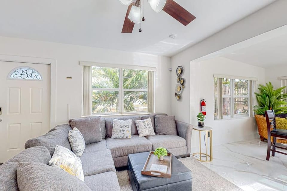 Seaview Suite House in Deerfield Beach