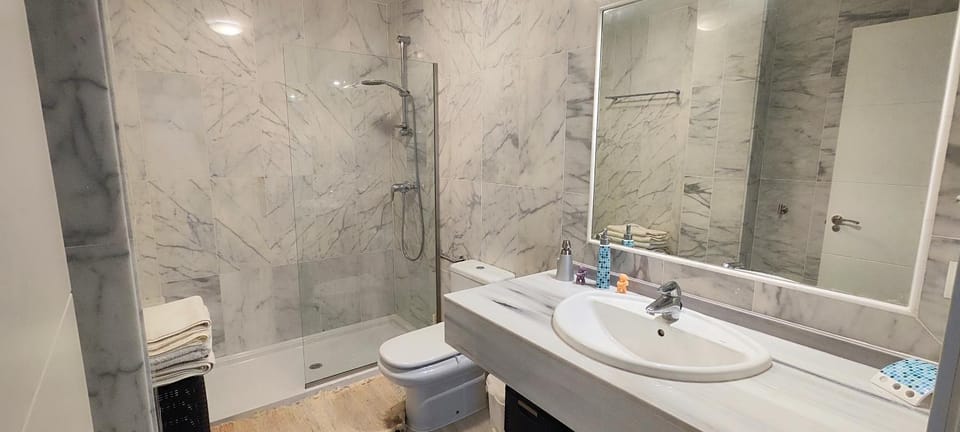 Shower, Bathroom, Bath, towels