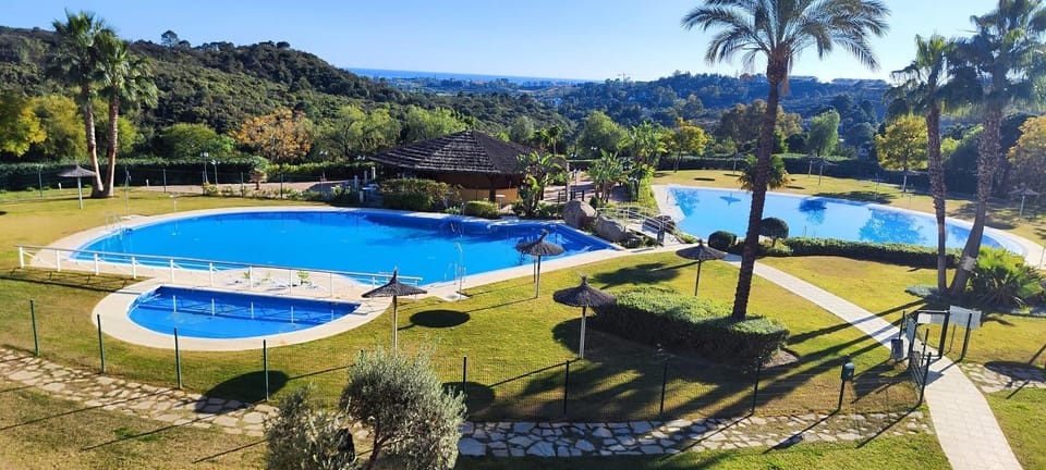Nearby landmark, Day, Natural landscape, Garden, Garden view, Mountain view, Pool view, Swimming pool, Swimming pool, sunbed