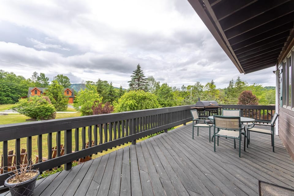 Rustic Mountain view Cabin 5 mins to Ski Area! Cabin in Windham