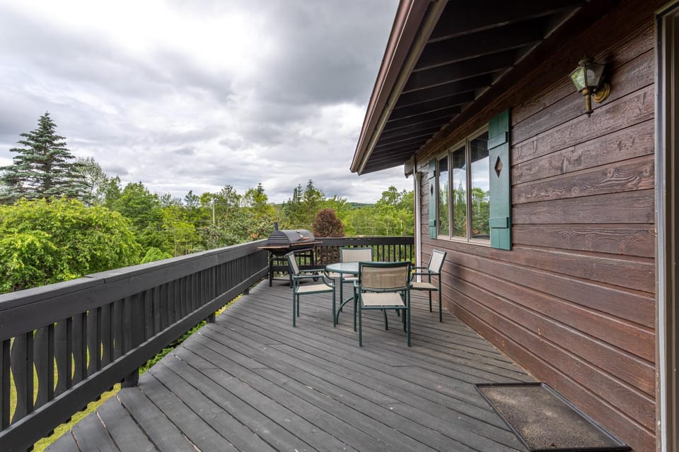 Rustic Mountain view Cabin 5 mins to Ski Area! Cabin in Windham