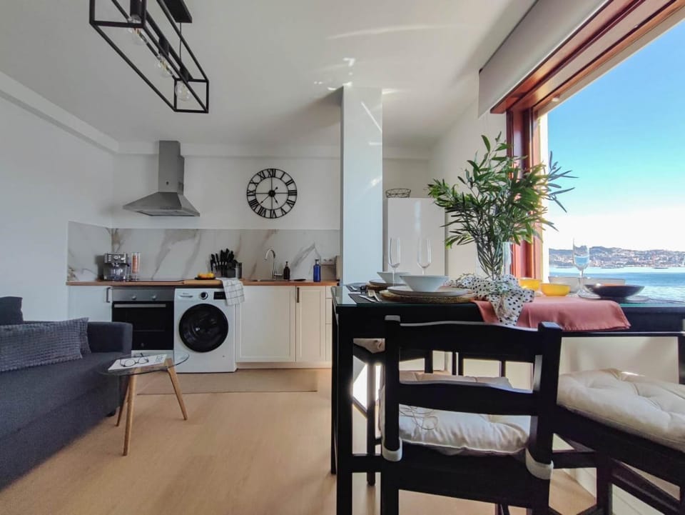 Communal lounge/ TV room, Natural landscape, Kitchen or kitchenette, Dining area, pet friendly