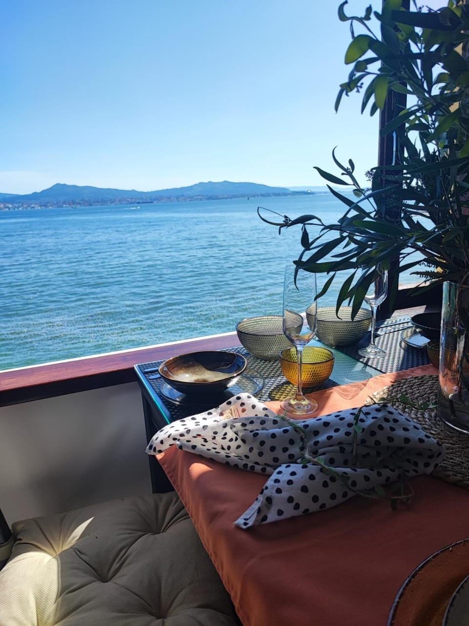 Living room, Dining area, Sea view