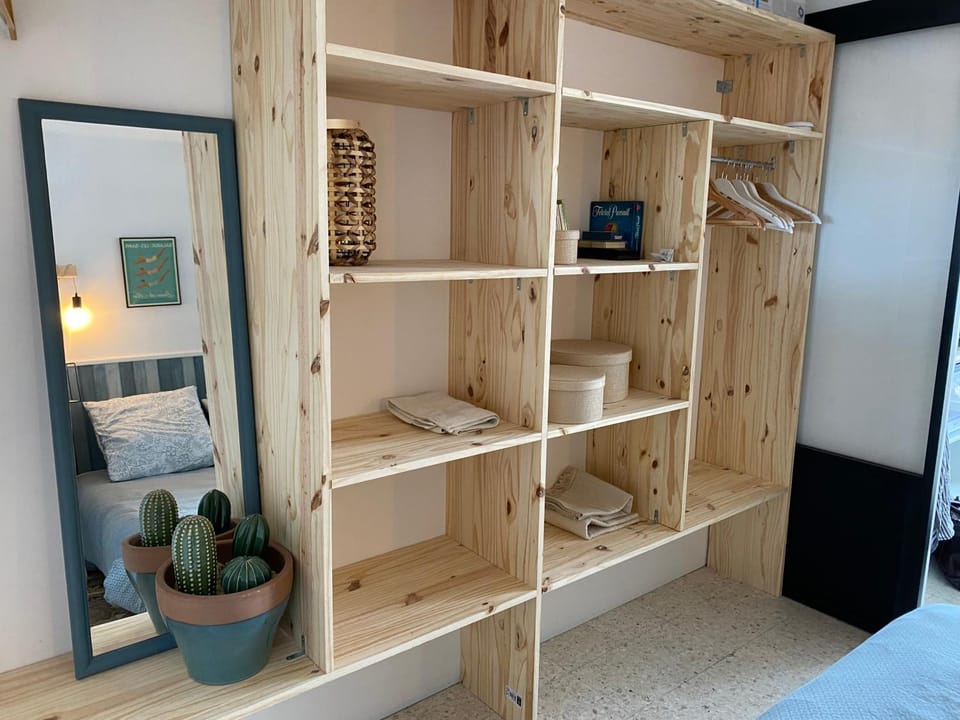 Bedroom, storage