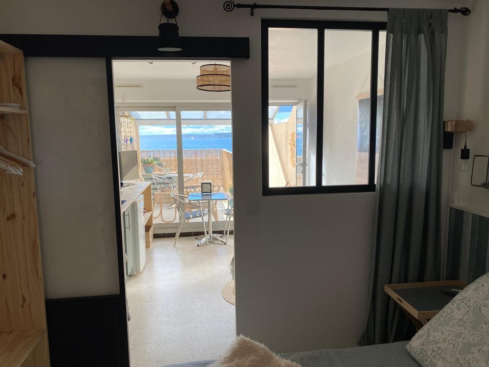 View (from property/room), Living room, Bedroom