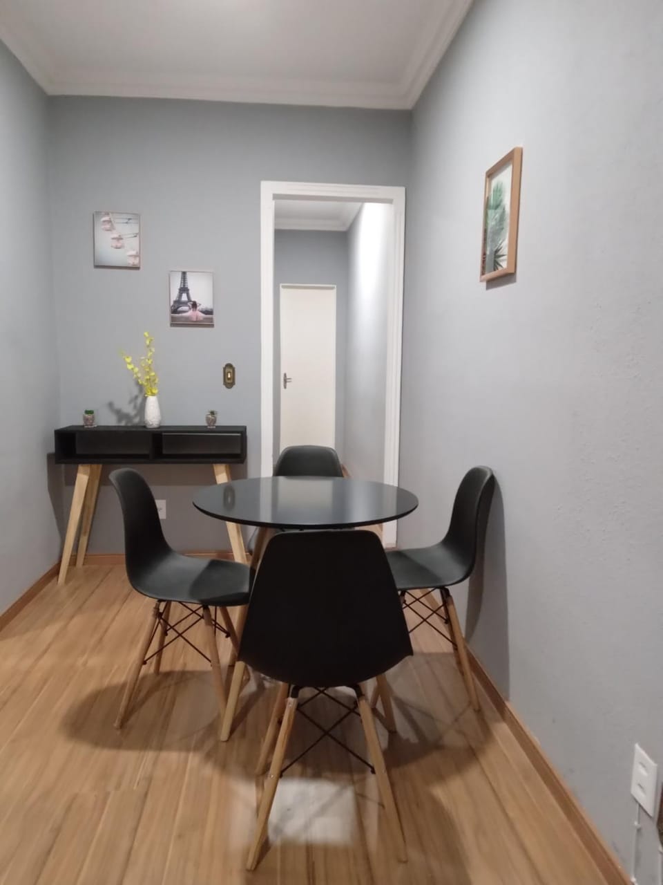 Living room, Seating area, Dining area, hair dresser