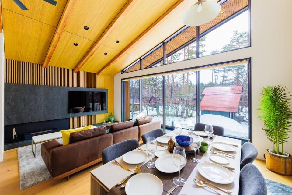 Living room, Dining area