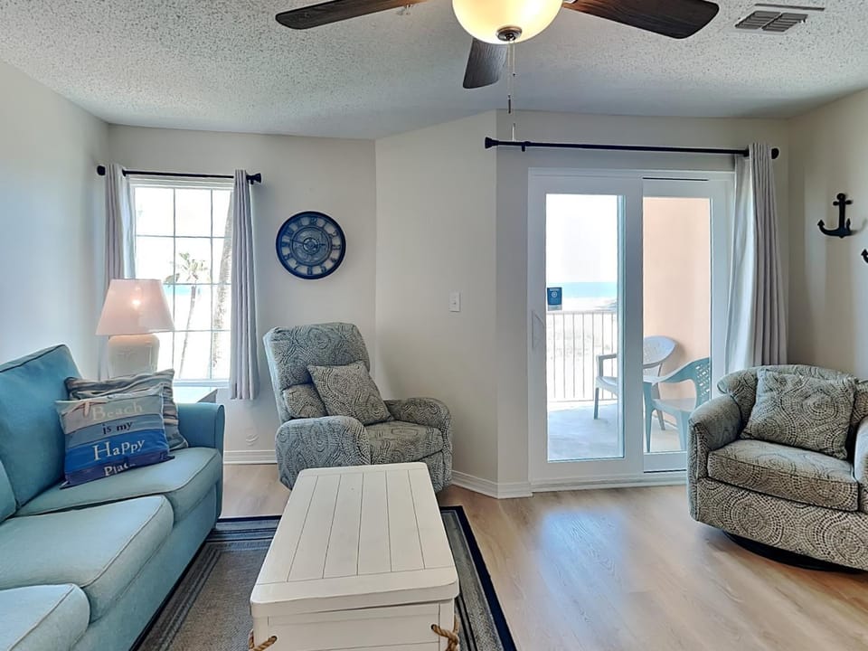 Balcony/Terrace, Living room, Seating area, Sea view, furniture