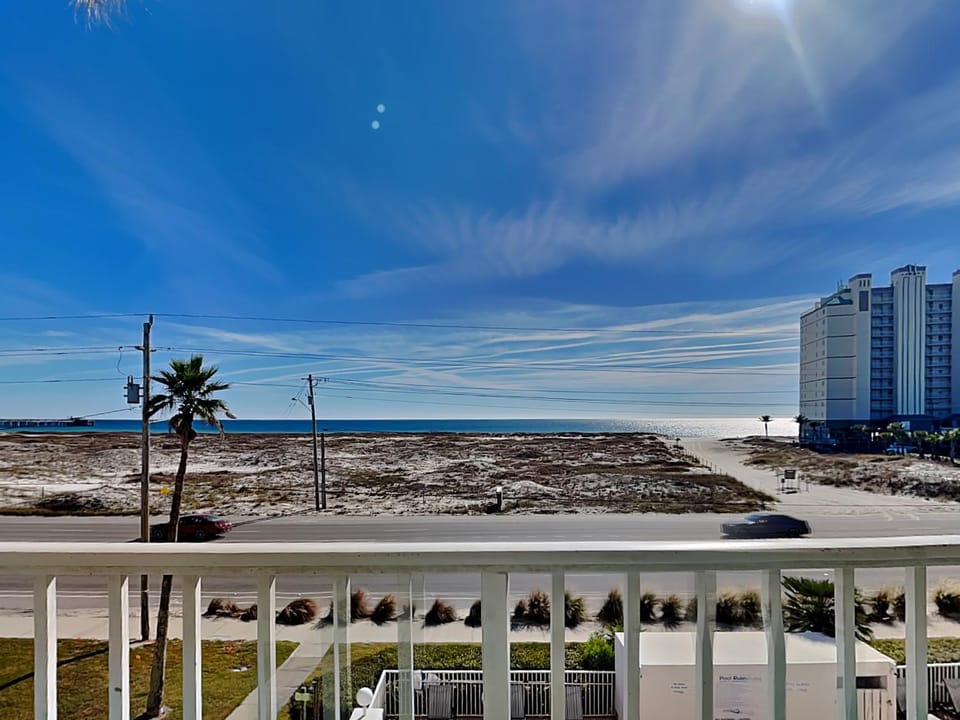 Property building, Neighbourhood, Beach, Sea view