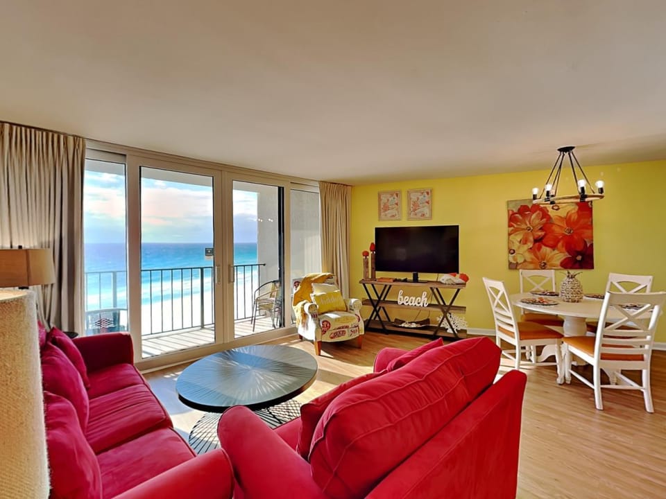 TV and multimedia, Balcony/Terrace, Living room, Seating area, Dining area, Sea view, furniture