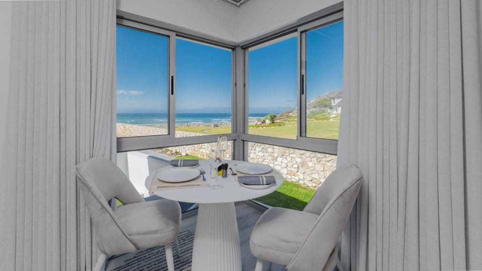 Dining area, Sea view