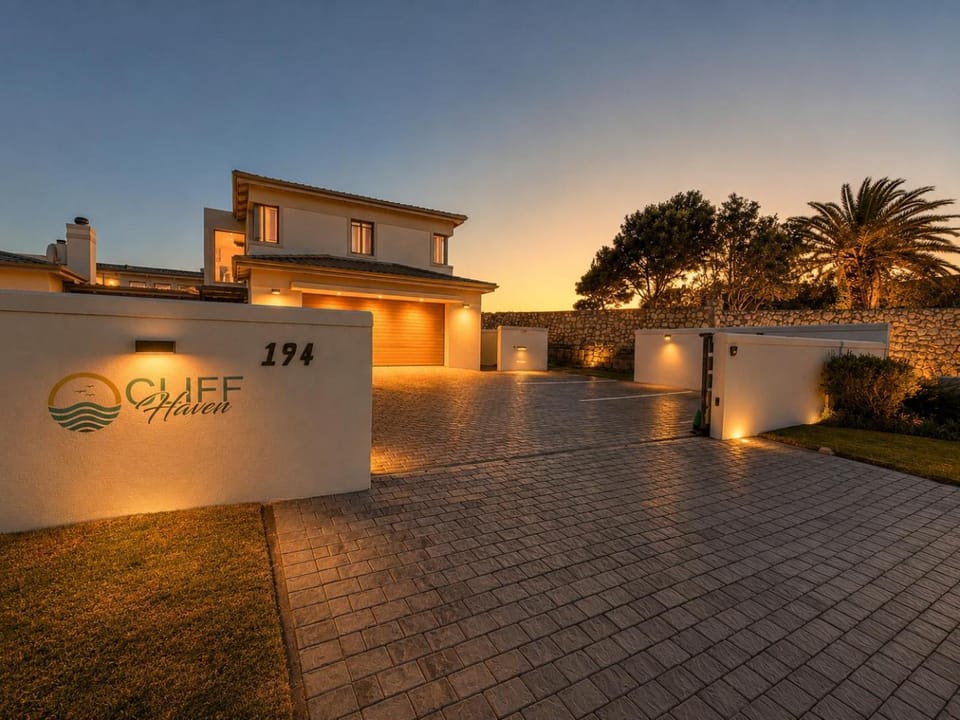 Property building, Facade/entrance, Sunset